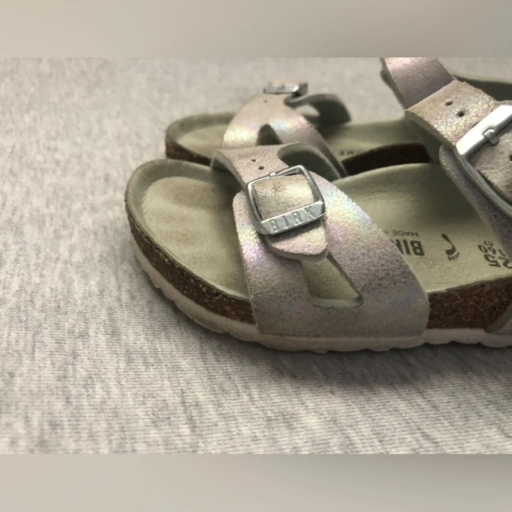 Birkenstock Rio Kids Silver Leather Strappy Buckle Sandals Size: EUR 25 = US 7